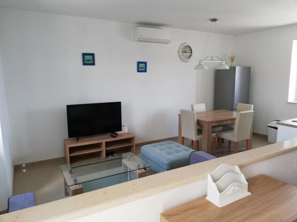 Apartman Postira Rot ภายนอก รูปภาพ