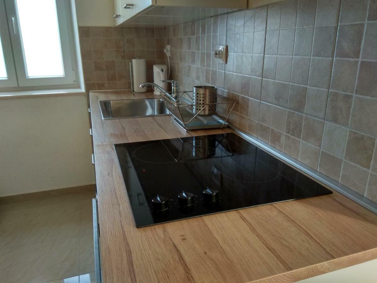 Apartman Postira Rot ภายนอก รูปภาพ
